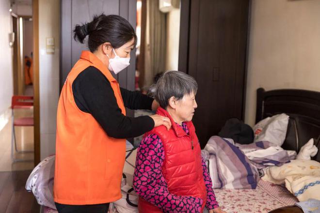 九游会J9官方网站“一人一计划”专业“三人团”丨家庭照护床位(图1)