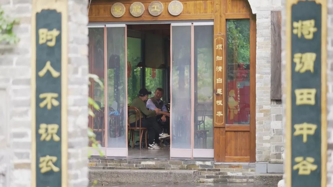 j9九游会官方网站当烧毁矿坑赶上康养经济 小镇炼成文旅爆款(图9)